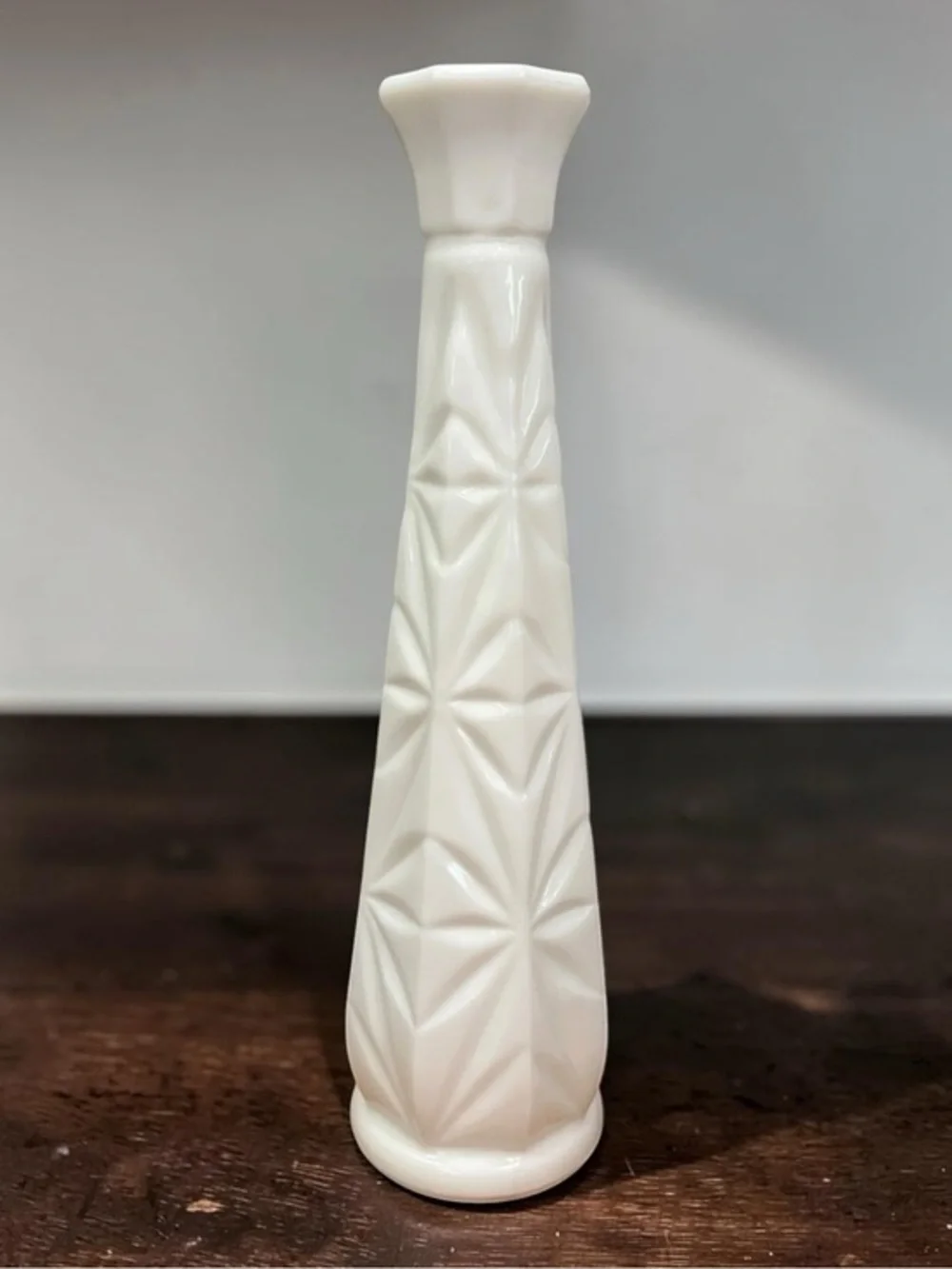 Vintage Hoosier Glass White Milk Glass 9 Inch Starburst Pattern MCM Bud Vase EUC